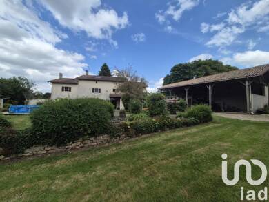 Maison à vendre 330 000 € 5 pièces 2 chambres 222 m² 8 600 m² de terrain Clussais-la-Pommeraie 79190