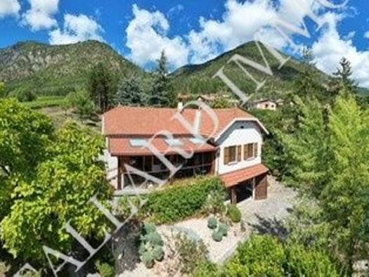Maison de plain-pied à vendre 796 900 € 4 pièces 3 chambres 105,18 m² 16 874 m² de terrain Remollon 05190