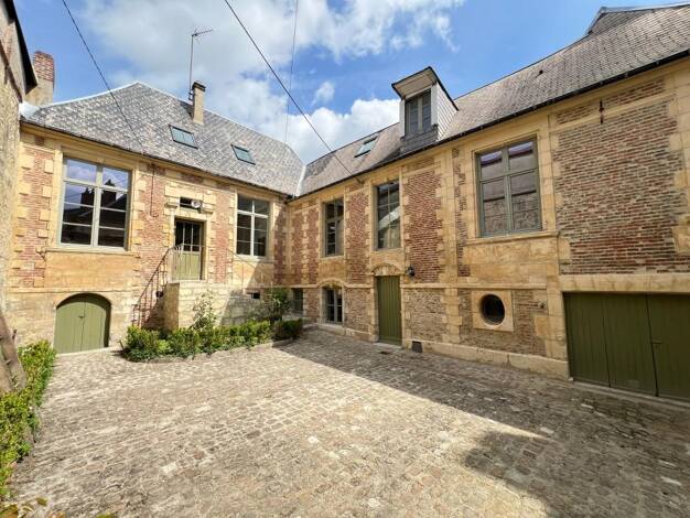Maison à vendre 299 900 € 6 pièces 4 chambres 180 m² 332 m² de terrain Plateau Laon 02000