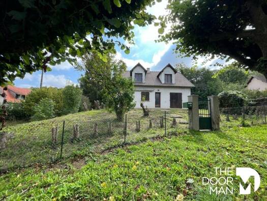 Maison à vendre 210 000 € 5 pièces 2 chambres 137 m² 984 m² de terrain Saclas 91690