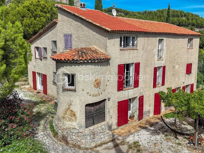 Maison à vendre, 265m², LE REVEST LES EAUX