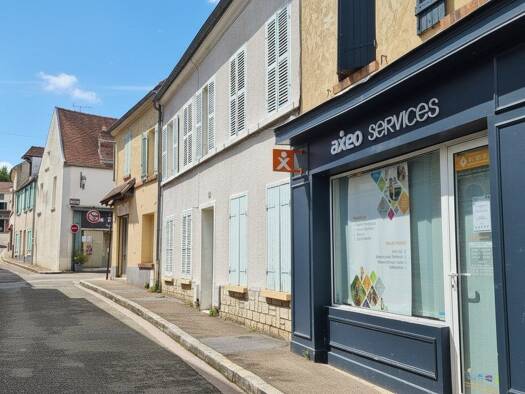 Immeuble à vendre 480 000 € 195 m² Bas Maule 78580