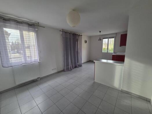 Appartement à louer 720 € 2 pièces 1 chambre 43 m² 1er étage Rive du Loing Nemours 77140