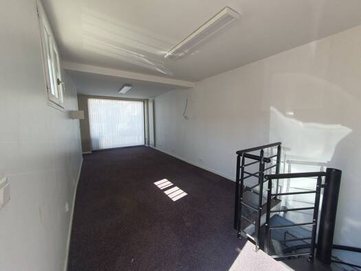 Boutique à louer 1 350 € 2 pièces 70 m² de surface de vente Moutier Joinville-le-Pont 94340