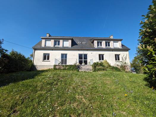 Immeuble à vendre 341 250 € 387 m² Peaule 56130
