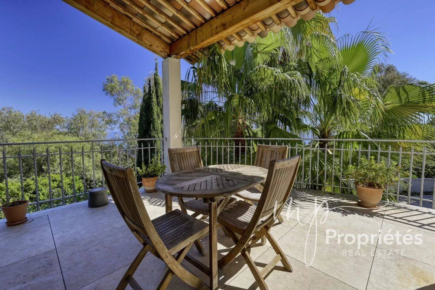Maison à vendre, 195m², RAYOL CANADEL SUR MER