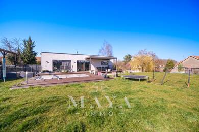 Maison de plain-pied à vendre 420 000 € 5 pièces 2 chambres 122 m² 1 178 m² de terrain Mooslargue 68580