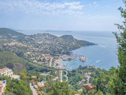Villa à vendre 3 750 000 € 6 pièces 5 chambres 254,75 m² Théoule-sur-Mer 06590
