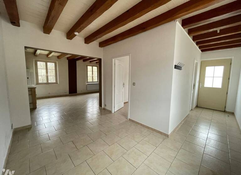 Appartement à louer 500 € 3 pièces 2<br/>chambres 72,3 m²<br/>superficie Dernier étage, 1/1<br/>étage Charny 89120