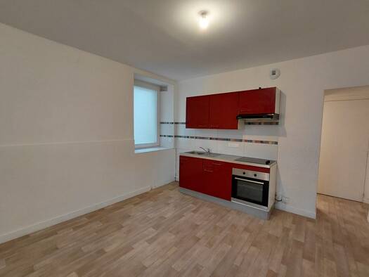 Appartement à louer 610 € 3 pièces 2 chambres 57 m² RDC Le Faouët 56320