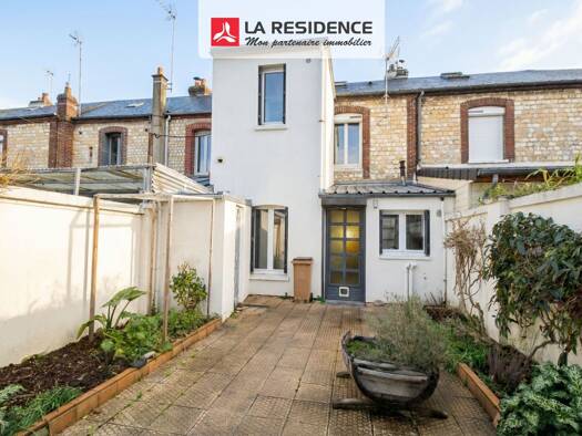 Maison de ville à vendre 179 900 € 4 pièces 2 chambres 70 m² 113 m² de terrain Rouen 76000
