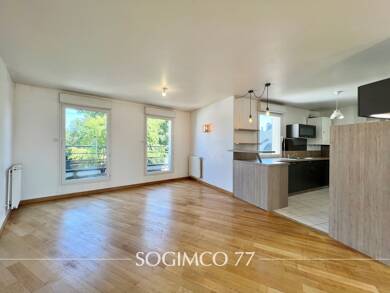 Appartement à vendre 364 000 € 3 pièces 2 chambres 89 m² Dernier étage, Étage 2/2 Tassigny-Leclerc Centre Lagny-sur-Marne 77400