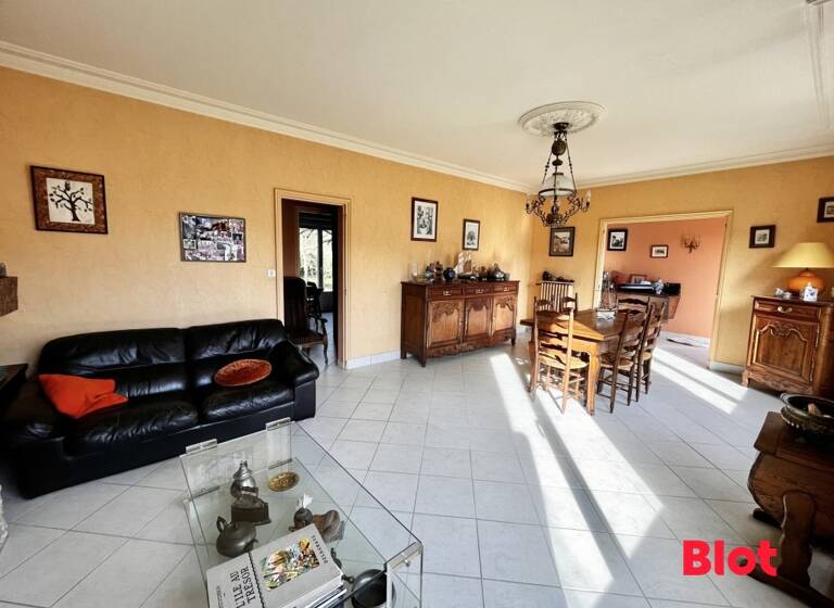 Maison à vendre 420 000 € 7 pièces 6<br/>chambres 154 m²<br/>superficie 637 m²<br/>terrain Chantepie 35135