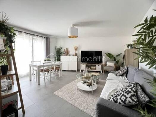 Appartement à vendre 220 000 € 3 pièces 2 chambres 60 m² Étage 3/4 Carouge Joncs Marins Brétigny-sur-Orge 91220