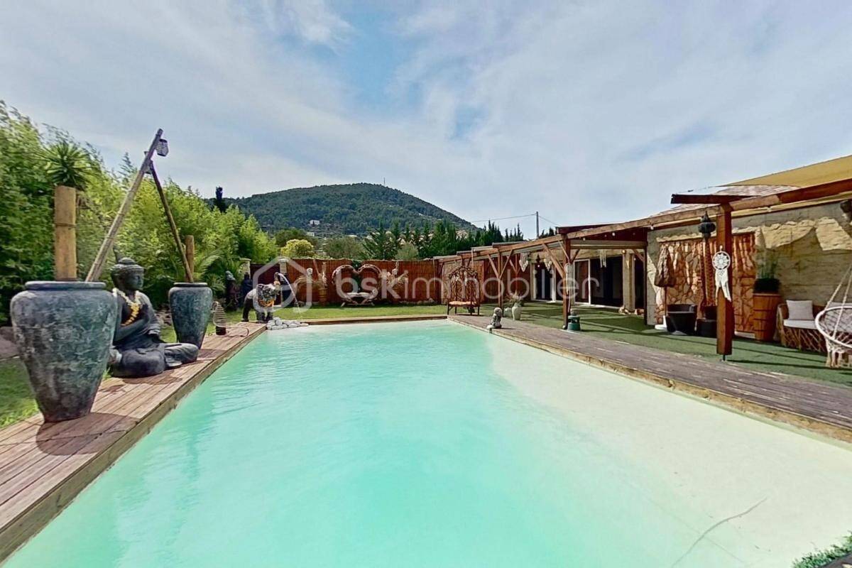 Maison à vendre, 254m², SOLLIES VILLE