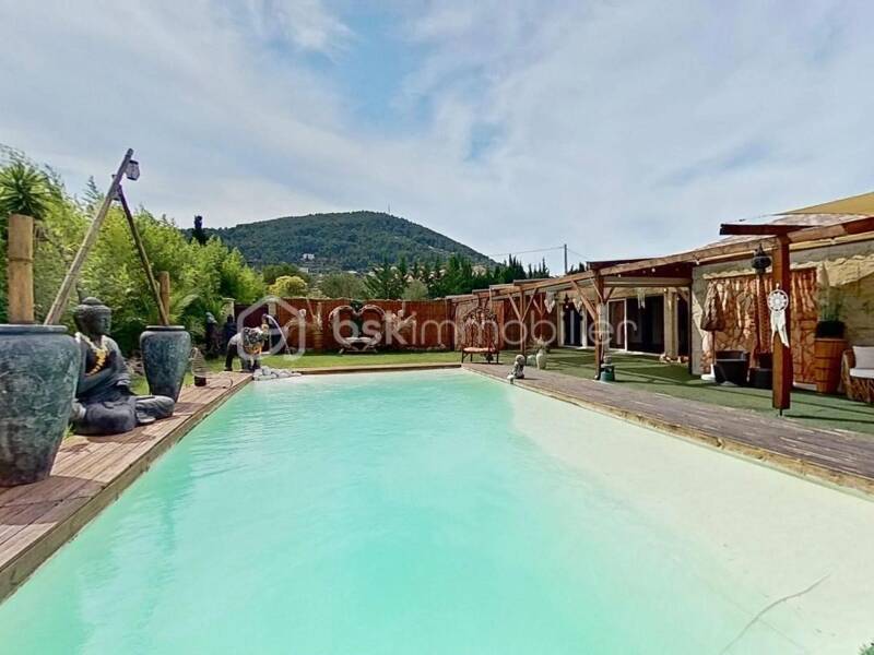 Maison à vendre, 254m², SOLLIES VILLE