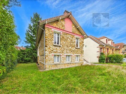 Maison à vendre 596 000 € 6 pièces 5 chambres 135 m² 594 m² de terrain Hôtel de Ville Verrières-le-Buisson 91370