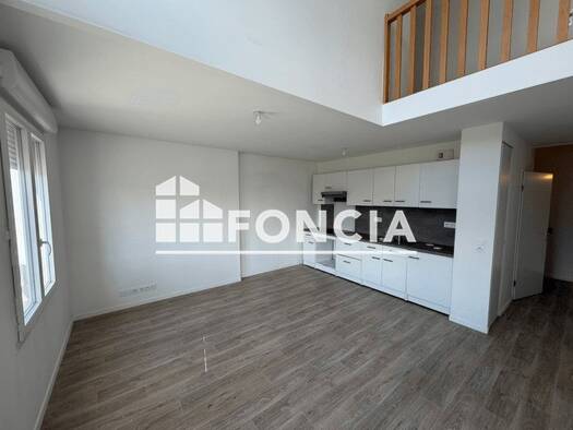 Duplex à louer 1 236 € 4 pièces 3 chambres 75,7 m² 4ème étage Centre Urbain Nord Évry-Courcouronnes 91000