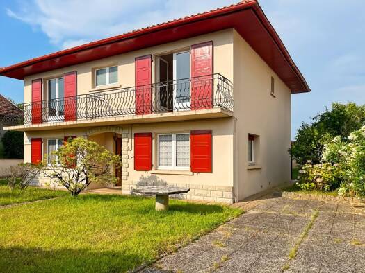 Villa à vendre 380 000 € 5 pièces 4 chambres 150 m² 646 m² de terrain Urt 64240