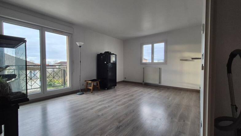 Appartement à vendre 150 000 € 2 pièces 1 chambre 46,9 m² 3 étages Courdimanche 95800
