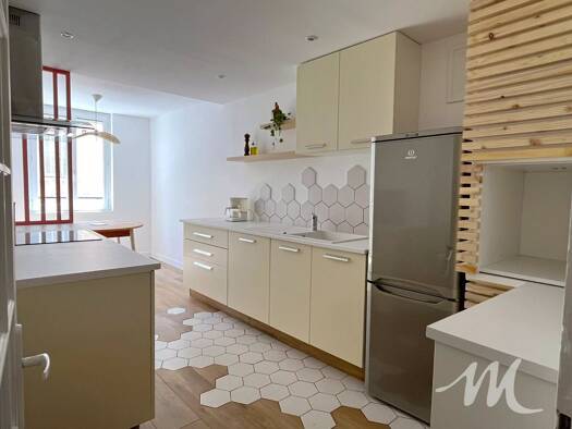 Appartement à vendre 159 000 € 5 pièces 3 chambres 100 m² Étage 2/4 Barjols 83670