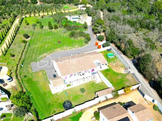 Villa à vendre 895 000 € 12 pièces 9 chambres 390 m² 6 636 m² de terrain Mondragon 84430