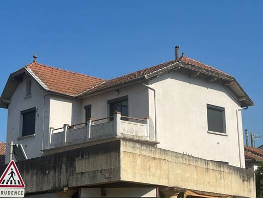 Maison de ville à vendre 230 000 € 6 pièces 4 chambres 144 m² 182 m² de terrain Centre Ville-Stalingrad Alès 30100