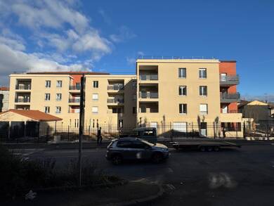 Appartement à louer 820 € 3 pièces 2 chambres 60 m² Dernier étage, Étage 3/3 Nord Jassans-Riottier 01480