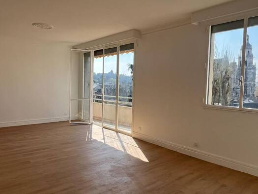 Appartement à vendre 115 500 € 3 pièces 2 chambres 69,78 m² 5ème étage Évreux 27000
