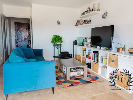 Appartement à vendre 250 000 € 4 pièces 3 chambres 71,11 m² Étage 2/3 Allauch 13190