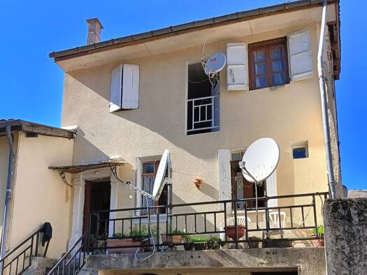 Maison de ville à vendre 39 000 € 4 pièces 2 chambres 78 m² 376 m² de terrain Viviez 12110