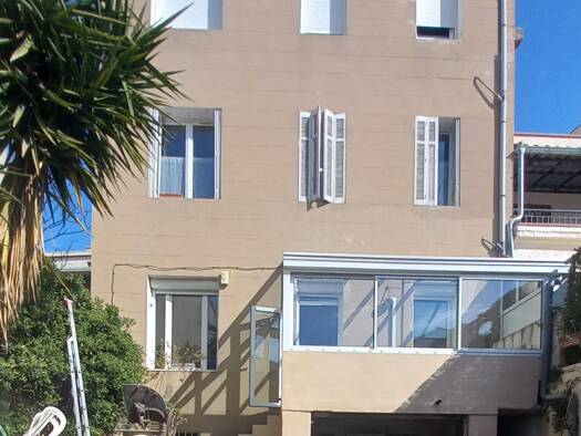 Appartement en viager occupé Bouquet 129 000 € 4 pièces 2 chambres 90 m² RDC/3 Les Chutes Lavies Marseille 4ème 13004