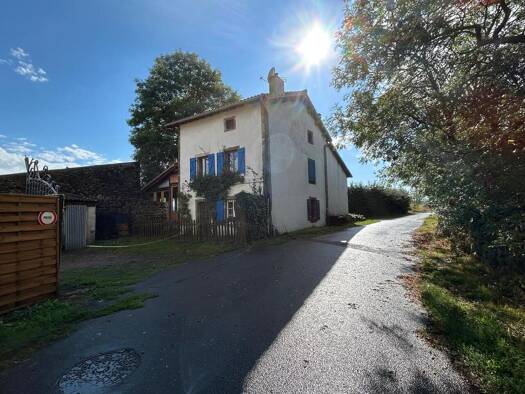 Maison à vendre 147 000 € 4 pièces 3 chambres 96 m² Chaspuzac 43320