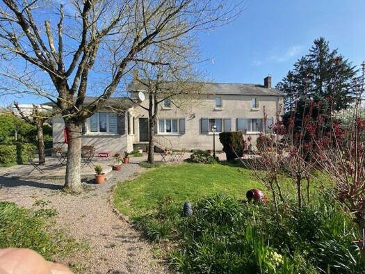Maison à vendre 199 000 € 6 pièces 4 chambres 145 m² 2 204 m² de terrain Boismé 79300