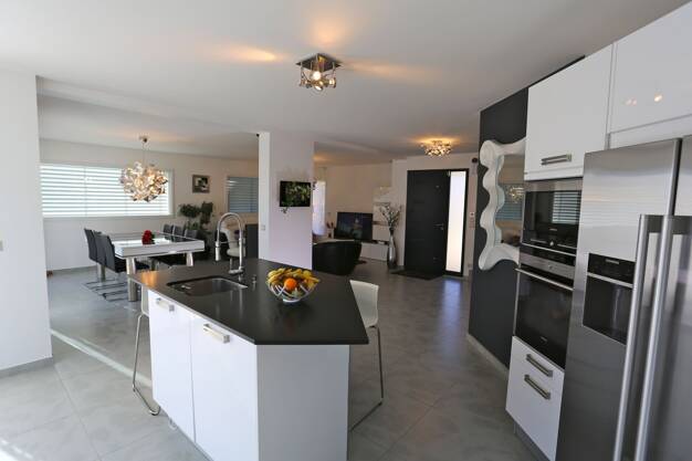 Terrain avec maison neuve à vendre 554 000 € Larringes 74500