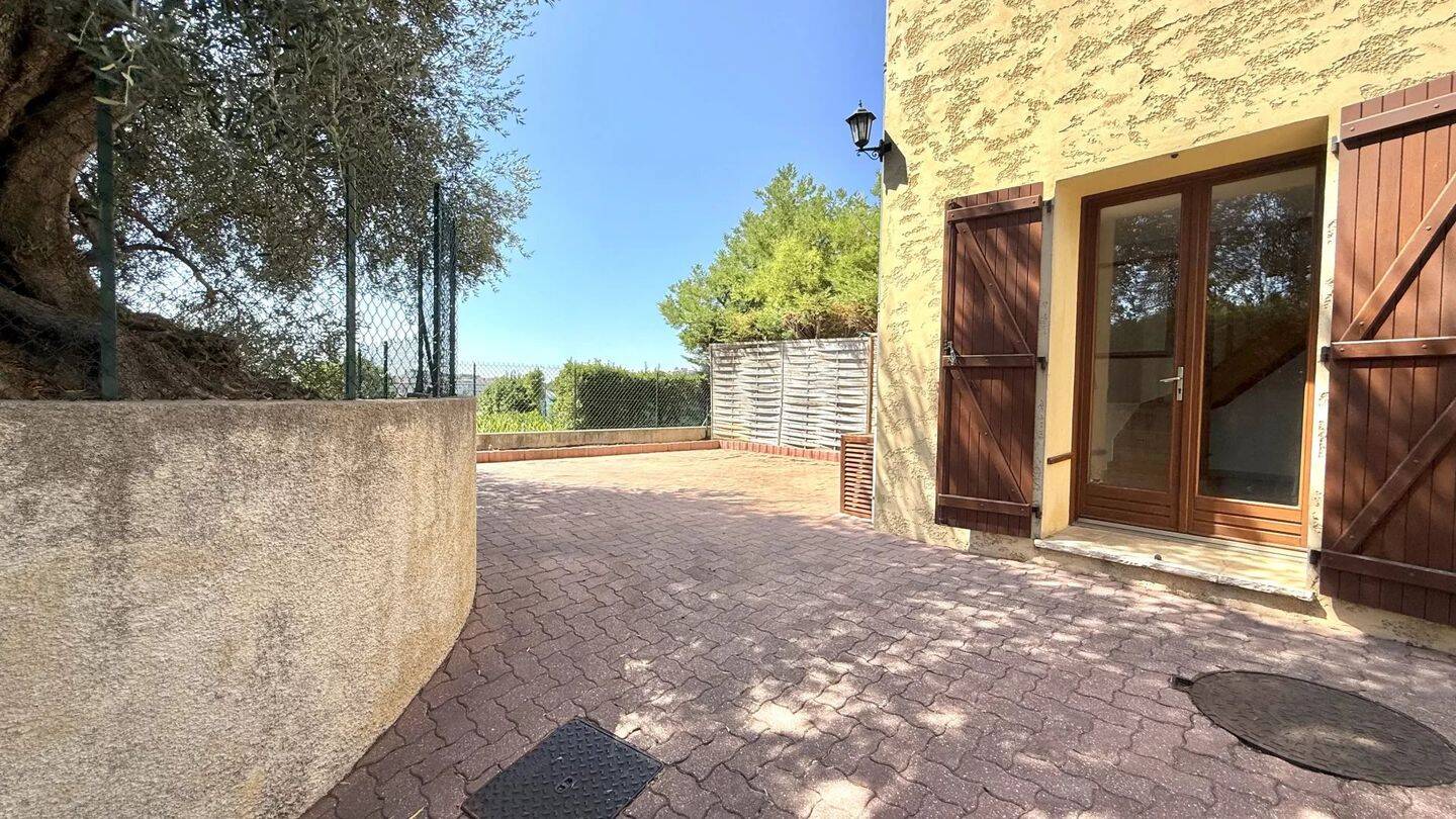 Location - Maison Nice - 1 350 €/mois — 2
