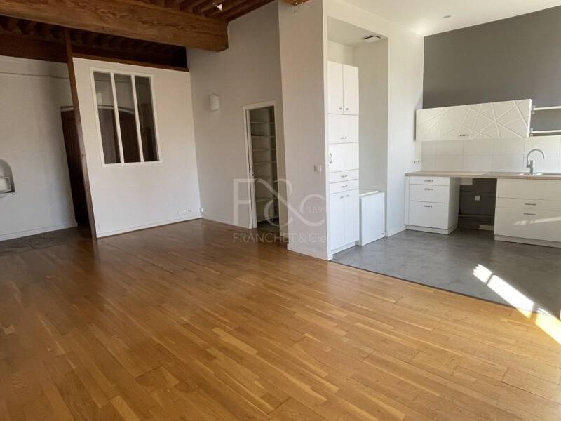 Maison à louer, 143m², LYON 2E