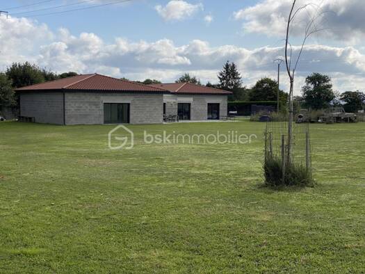 Maison de plain-pied à vendre 443 000 € 6 pièces 4 chambres 244 m² Bellevue-la-Montagne 43350