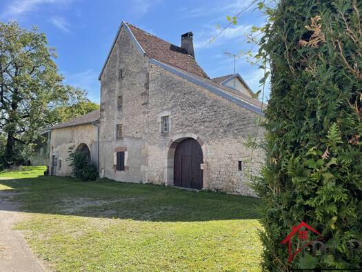 Ferme à vendre 170 000 € 4 pièces 2 chambres 85 m² 20 000 m² de terrain Abelcourt 70300