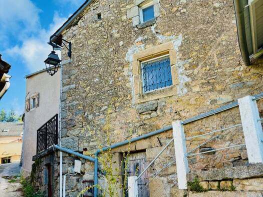 Maison à vendre 90 000 € 3 pièces 2 chambres 53 m² 75 m² de terrain Saint-Sauveur-Camprieu 30750