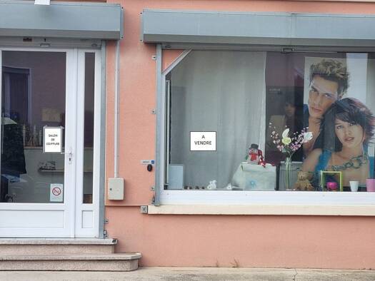 Salon de coiffure à vendre Fonds de commerce 35 000 € 42 m² de surface de vente Troyes 10000