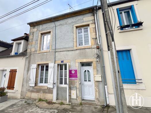 Maison à vendre 105 000 € 4 pièces 3 chambres 110 m² 262 m² de terrain Saint-Amand-Montrond 18200