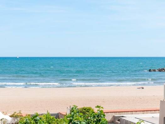 Appartement à vendre 249 900 € 3 pièces 2 chambres 48 m² Étage 1/5 Valras-Plage 34350