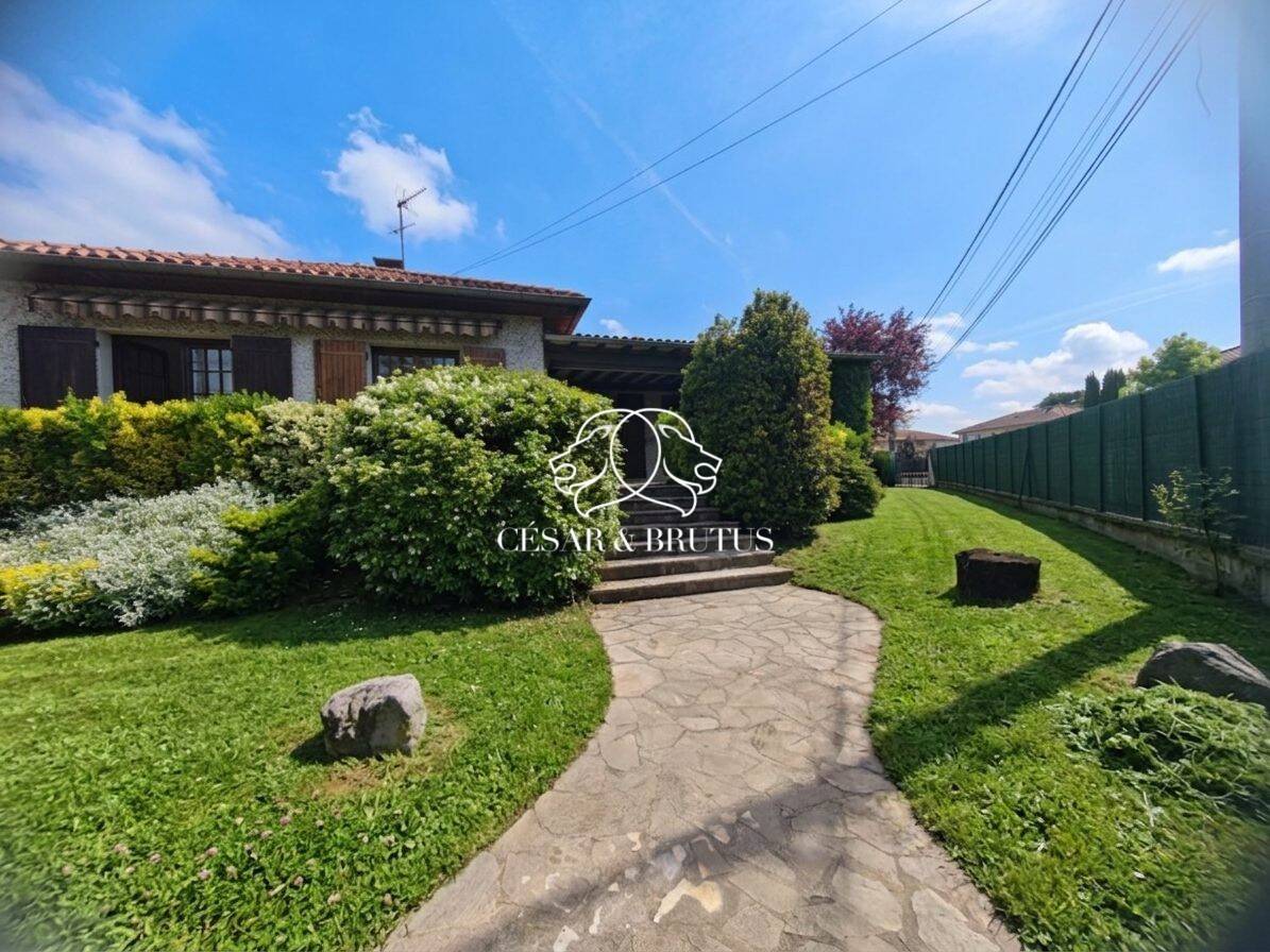 Maison à vendre, 160m², SAINT GENIS LAVAL