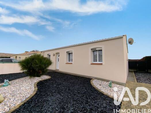 Maison de plain-pied à vendre 249 000 € 5 pièces 3 chambres 97 m² 597 m² de terrain Saint-Avaugourd-des-Landes 85540