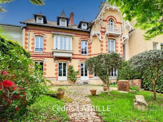 Maison à vendre - neuf 350 000 € 11 pièces 8 chambres 272 m² 692 m² de terrain Centre-Marcadieu-Marne Tarbes 65000