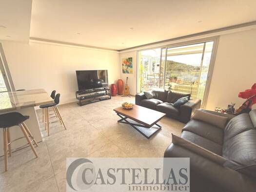 Appartement à vendre 460 000 € 3 pièces 2 chambres 72 m² Étage 4/4 Carnoux-en-Provence 13470