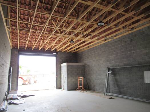 Local commercial à louer 850 € 102 m² de surface de vente Maraussan 34370