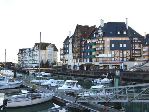 Local commercial à vendre 130 000 € 33 m² de surface de vente Dives sur Mer 14160