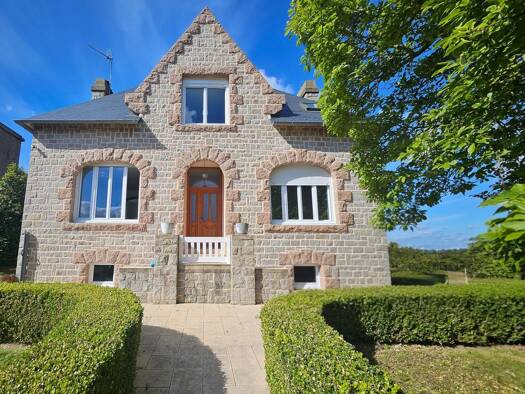 Maison à vendre 220 000 € 6 pièces 4 chambres 124 m² 2 841 m² de terrain Ploëzal 22260